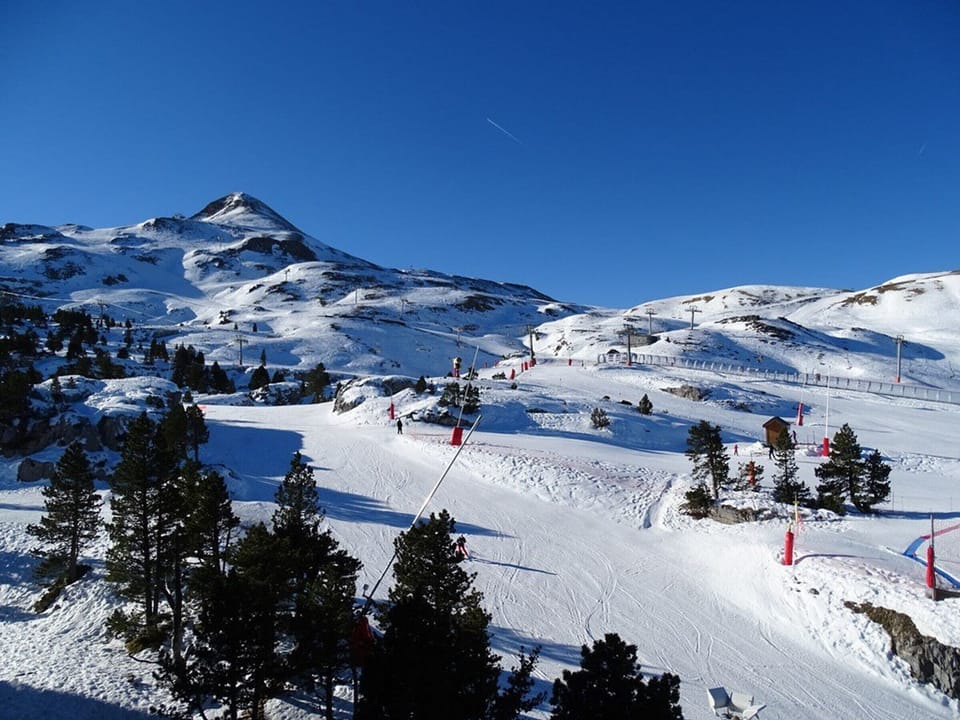 Snow and ski sports
