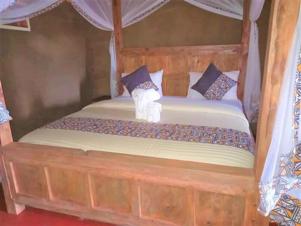 Comfort Double Room | In-room safe, individually decorated, individually furnished