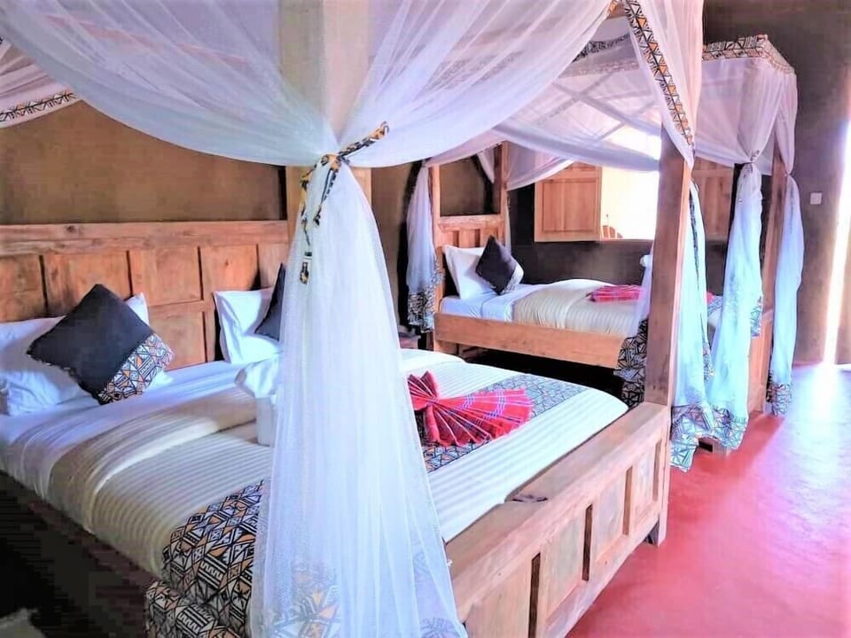 Comfort Cabin | In-room safe, individually decorated, individually furnished