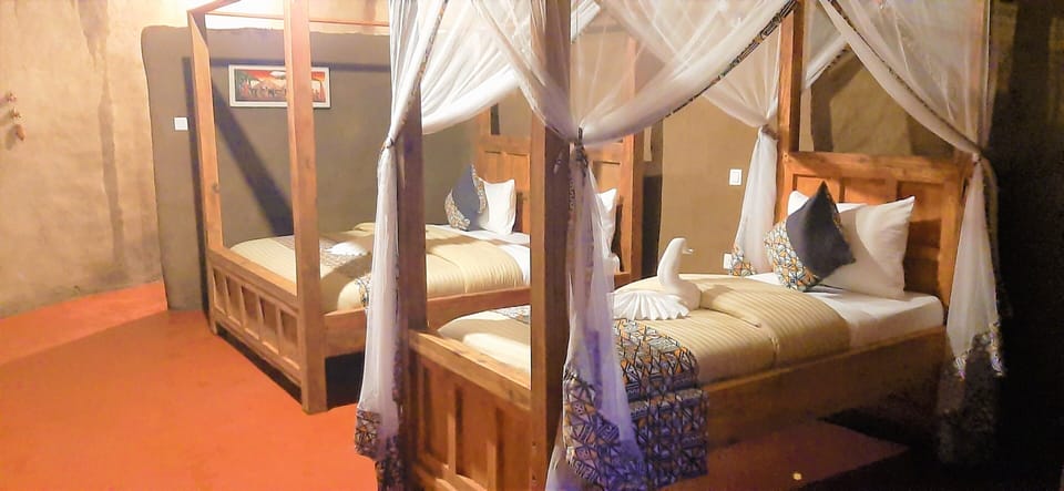 Comfort Cabin | In-room safe, individually decorated, individually furnished