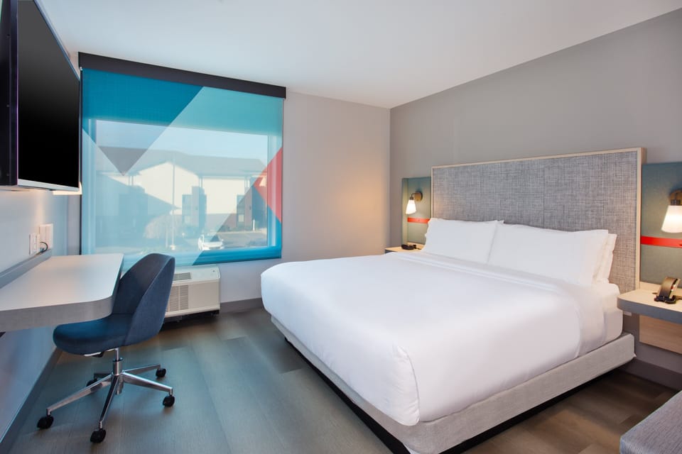 Desk, laptop workspace, WiFi (free), bed sheets