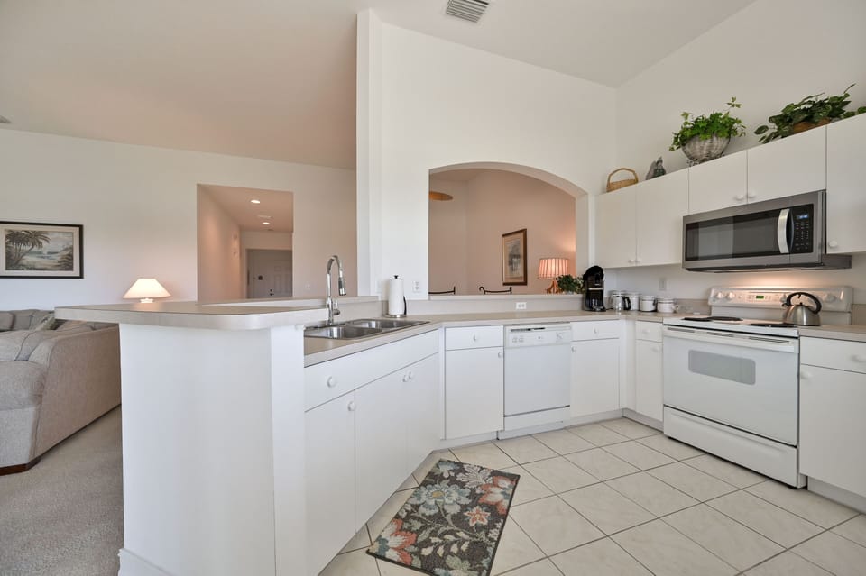 PS202 - Fully equipped open kitchen