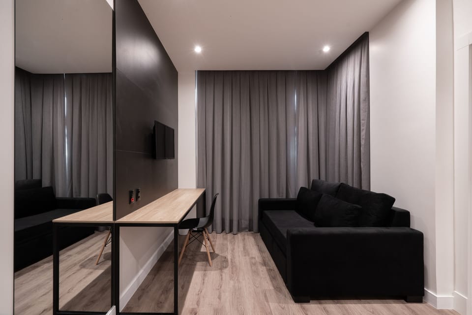 Family Suite | Minibar, in-room safe, soundproofing, free WiFi