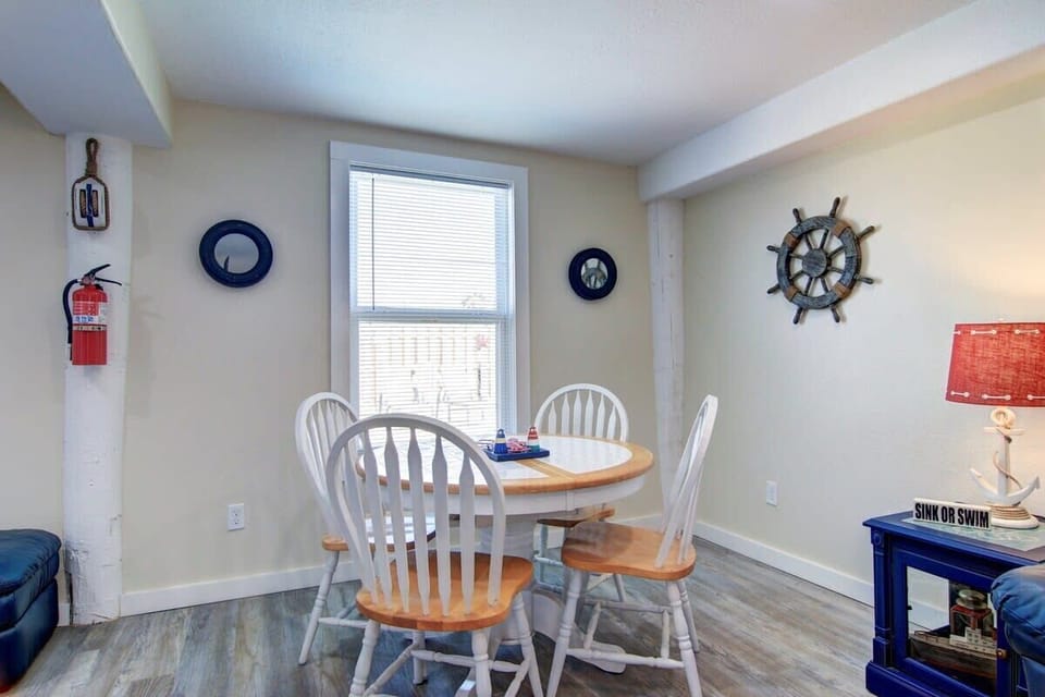 Lower level dining area