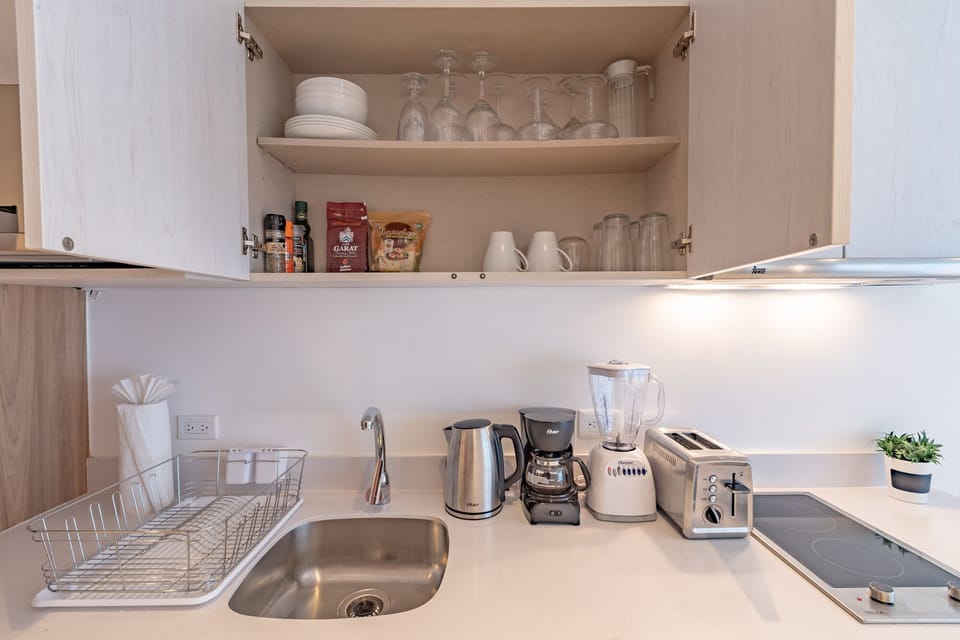 All you need to cook. tea, coffee, blender, toaster.