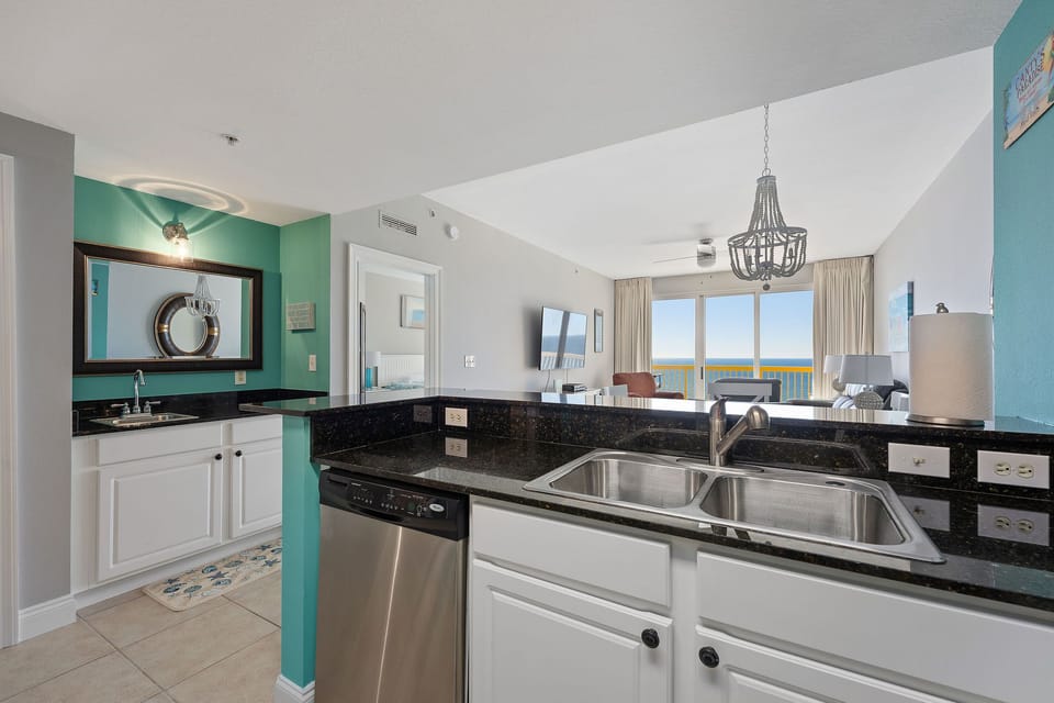 Kitchen / Wet Bar