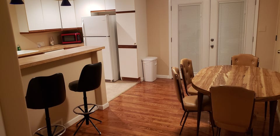 Large dining Room seats 6