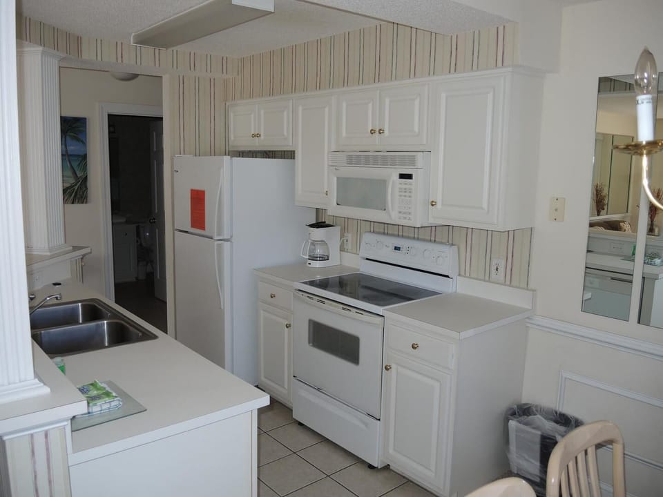 Villa, 2 Bedrooms | Private kitchen | Coffee/tea maker, fridge, microwave, dishwasher