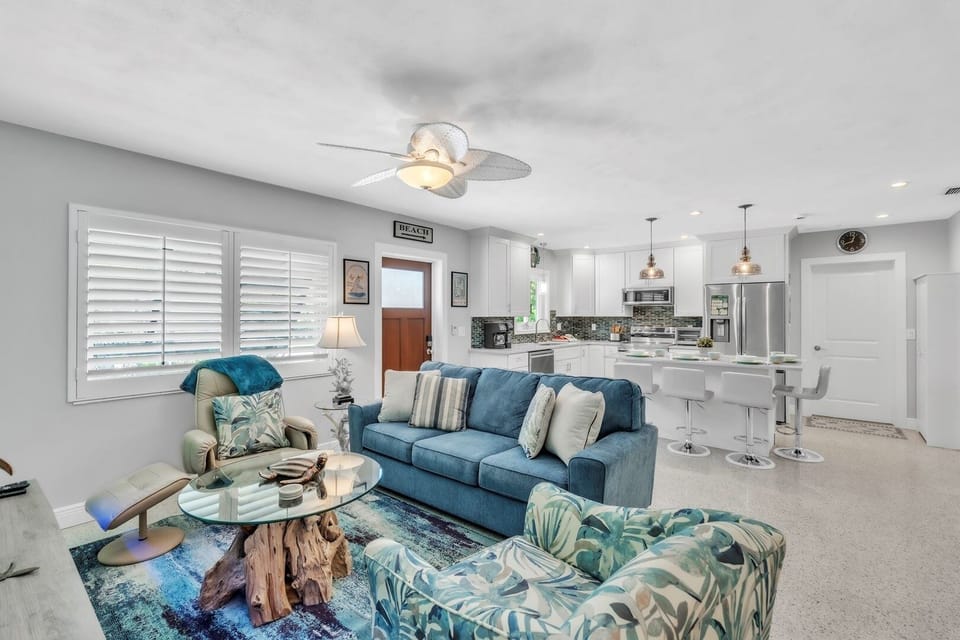 House, 3 Bedrooms | Living area | TV