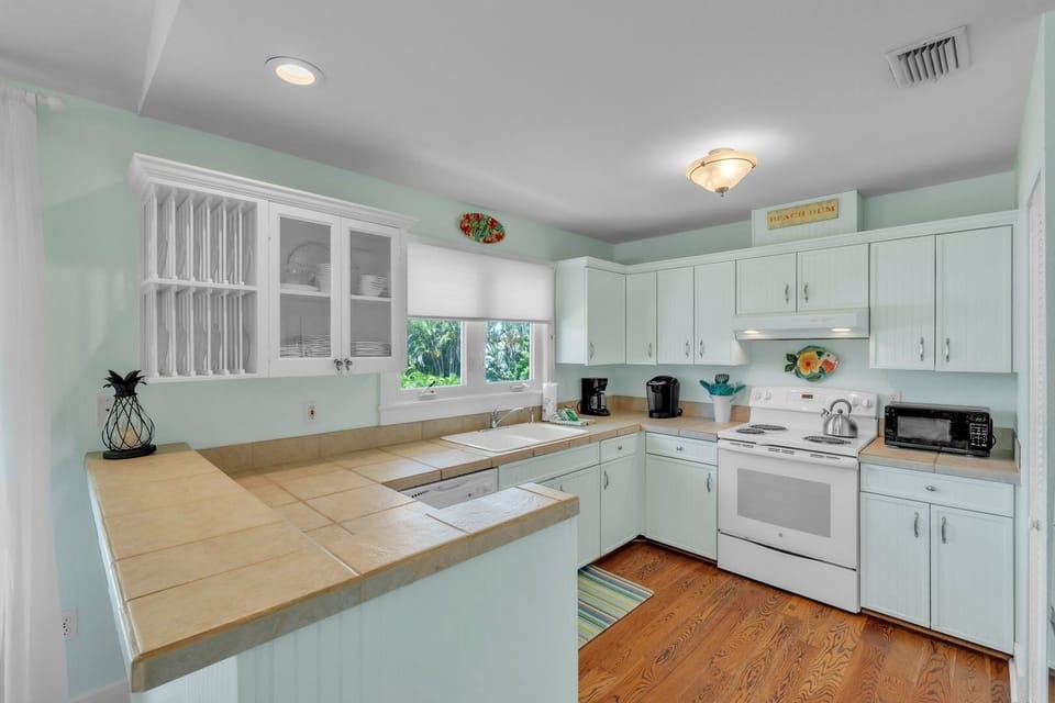 House, 3 Bedrooms | Private kitchen | Coffee/tea maker, fridge, toaster