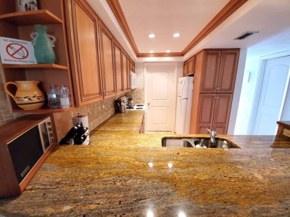 Condo, 2 Bedrooms | Private kitchen