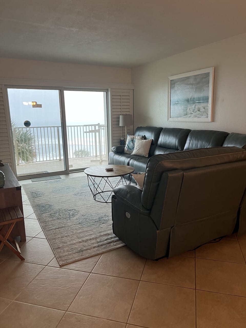 Living room ocean front 