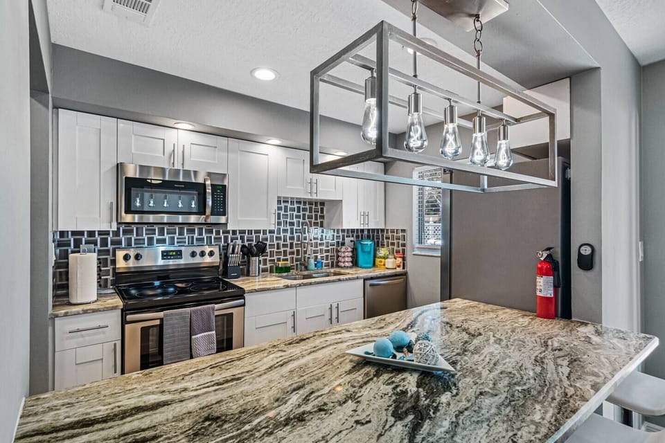 Prepare and make great meals in our wonderful spacious and fully equipped kitchen. If you love cooking, this property is great for you! Book it now!