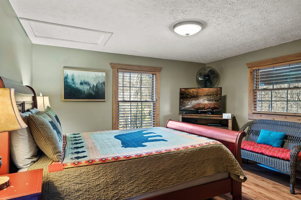 This single queen bed is perfect for another couple.