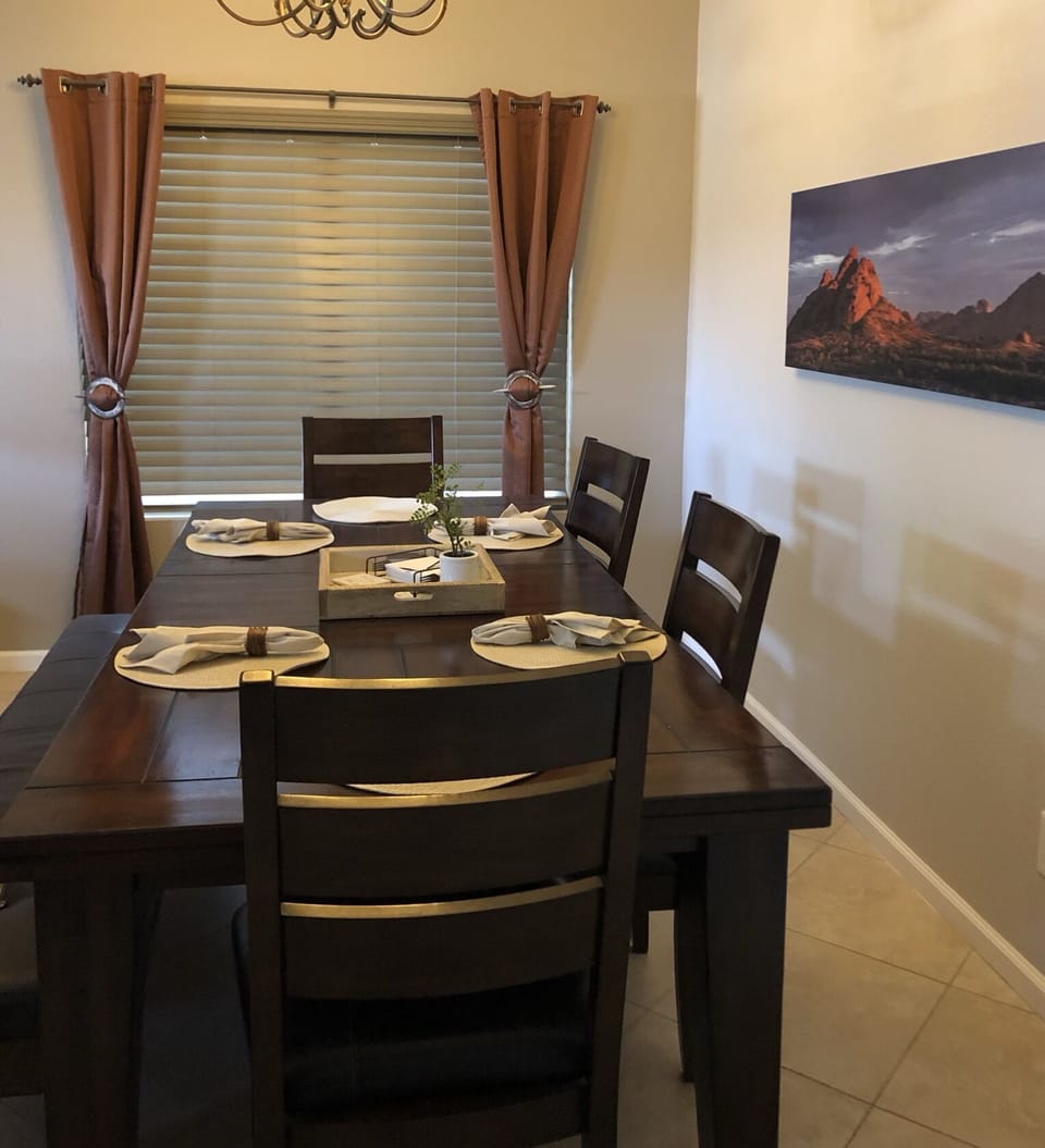 Dining Room with leather bench. Seating for 8+
