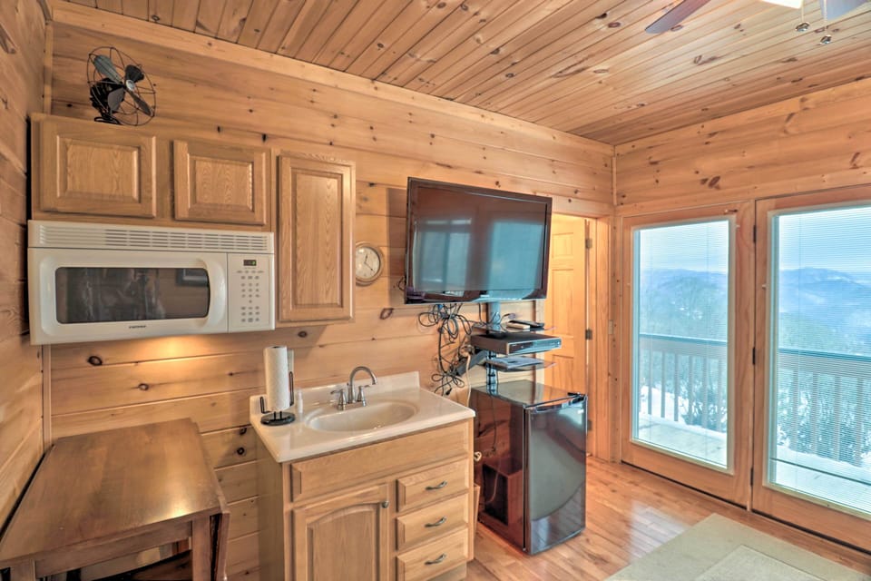 Downstairs Den | Kitchenette