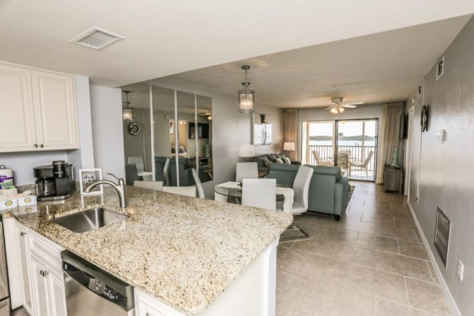 Full dining and living room 