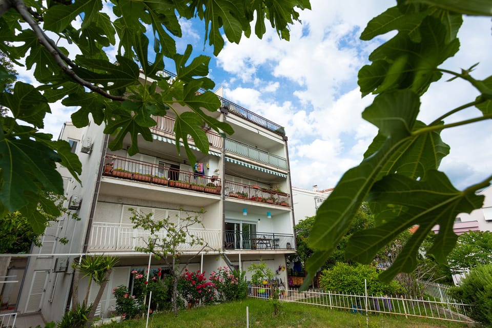 Apartment (Comfort Two Bedroom Apartment with Ba) | Exterior