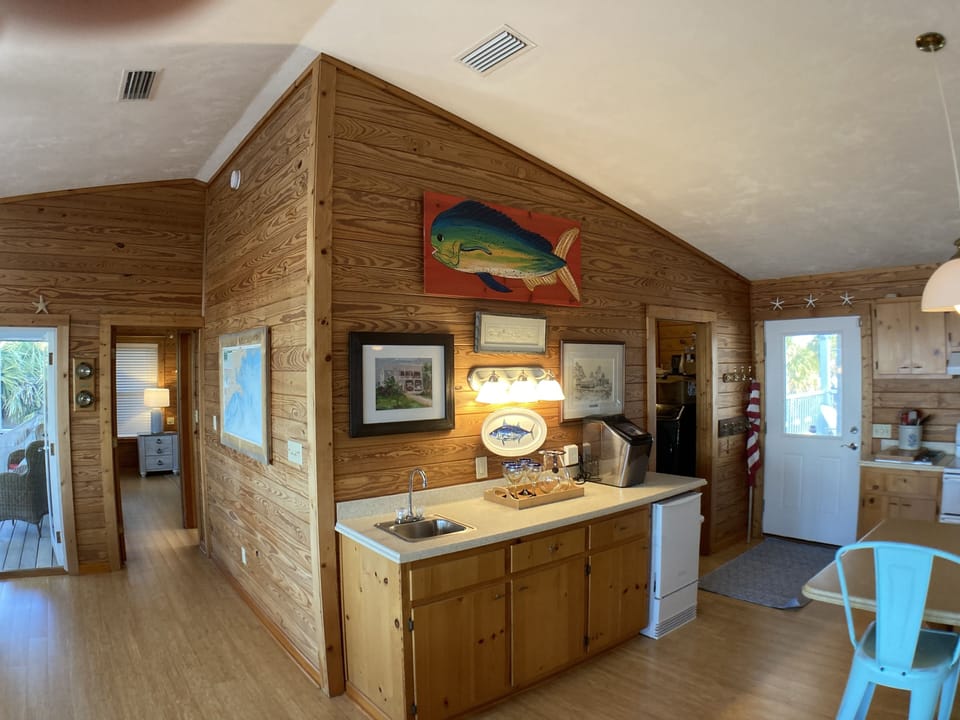 Wet Bar with Ice Maker