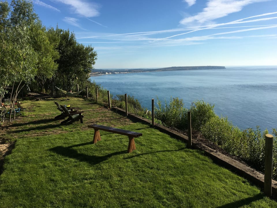 The cliff terrace garden