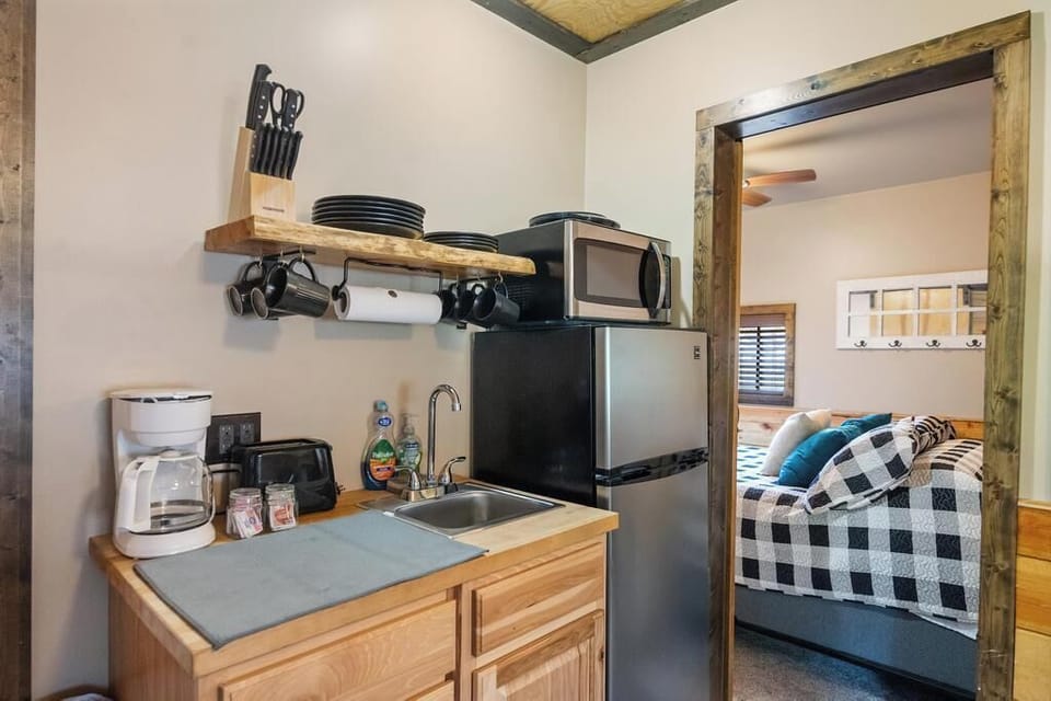 Kitchenette area (1)