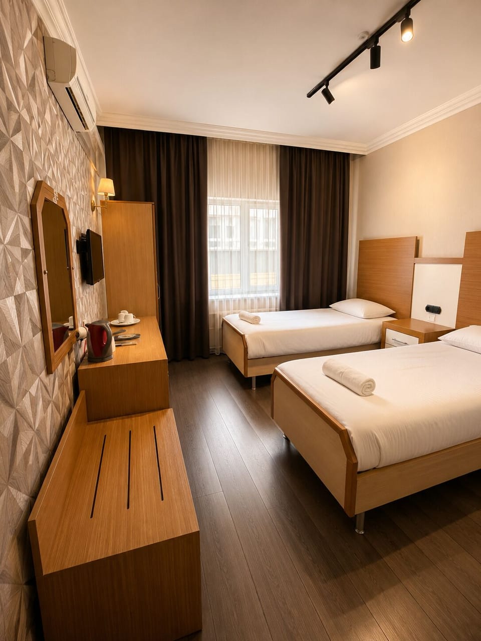 Economy Single Room, 1 Bedroom | Desk, laptop workspace, blackout drapes, iron/ironing board