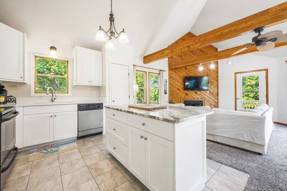 Third Level Full Kitchen