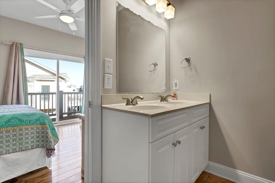 Upstairs Master Bath