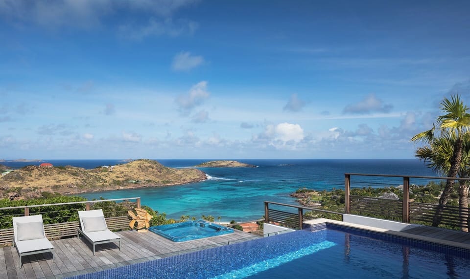 Amazing ocean view from the large shaded areas,  completely private.