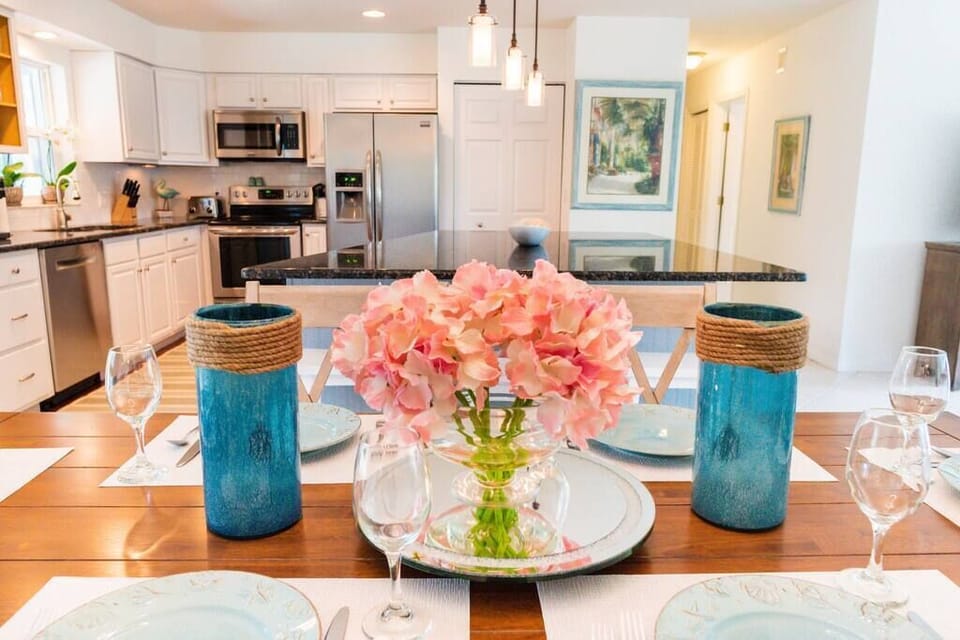All your dining ware provided! 
