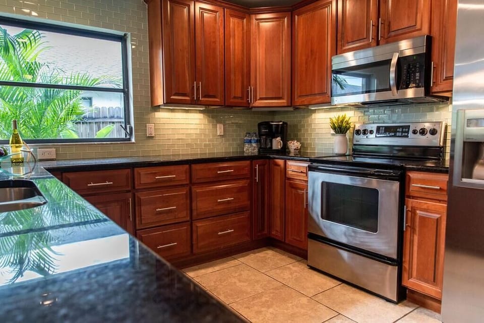 Fully stocked kitchen with all the essentials. 
