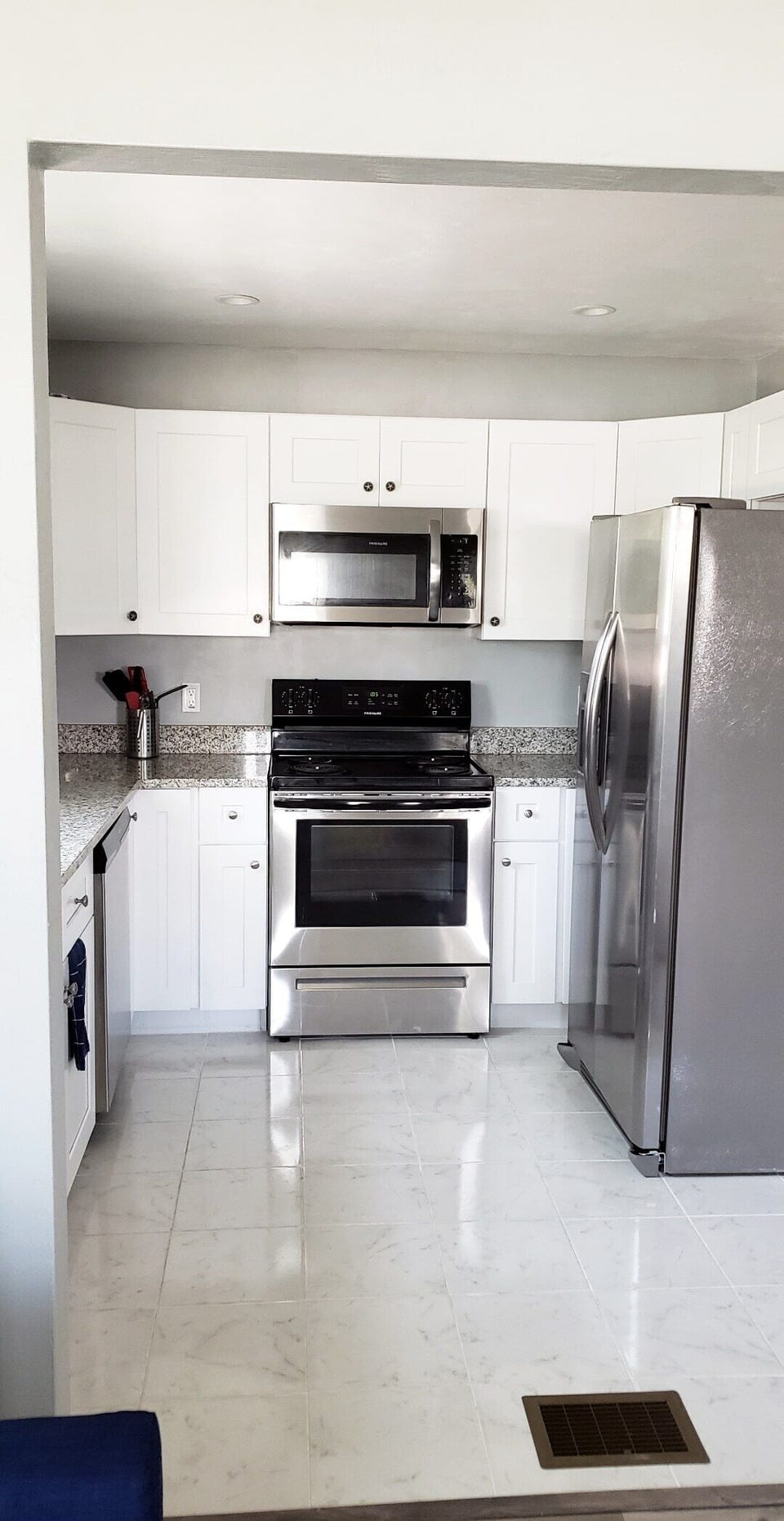 Full working kitchen 