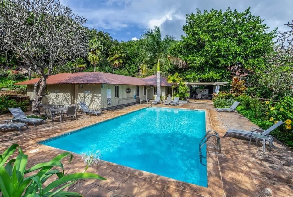 Poipu Crater Pool & Clubhouse