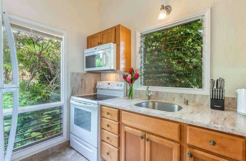 Full sized appliances in kitchen