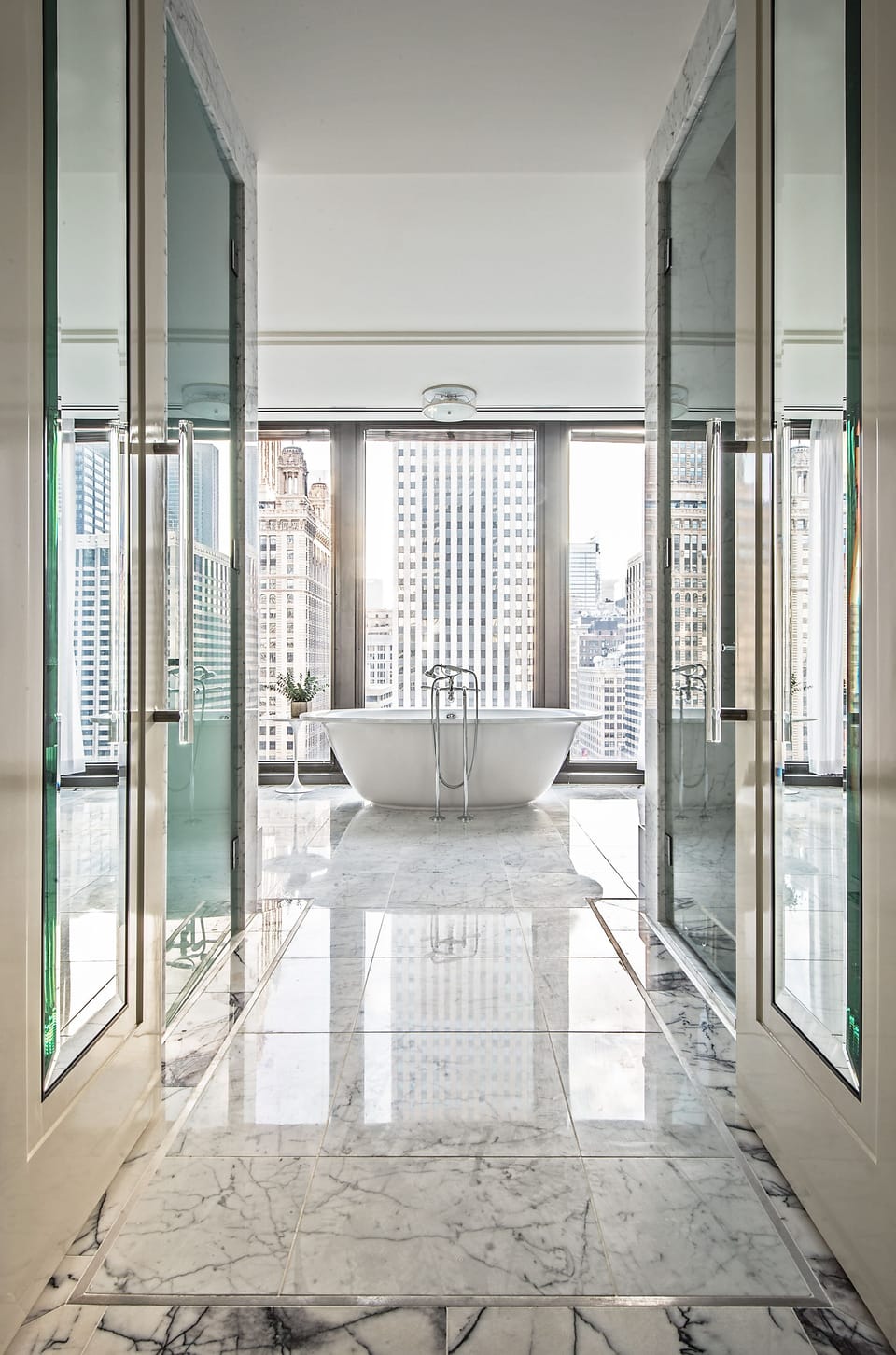 Separate tub and shower, deep soaking tub, rainfall showerhead