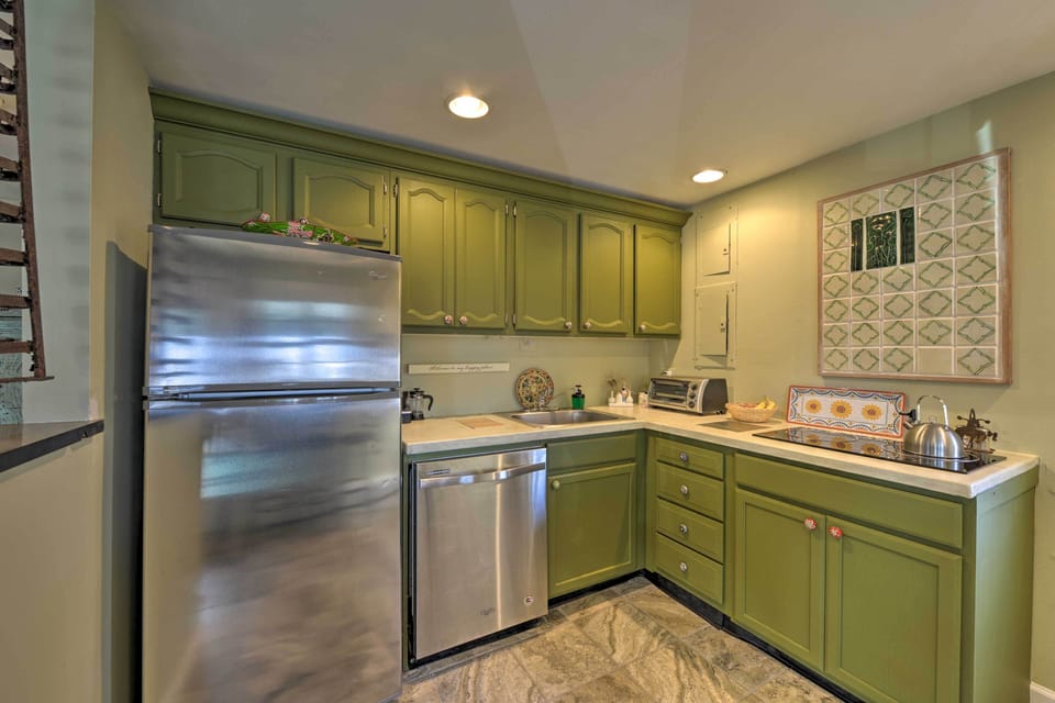 Fully Equipped Kitchen | Coffee Maker | Hot Water Pot