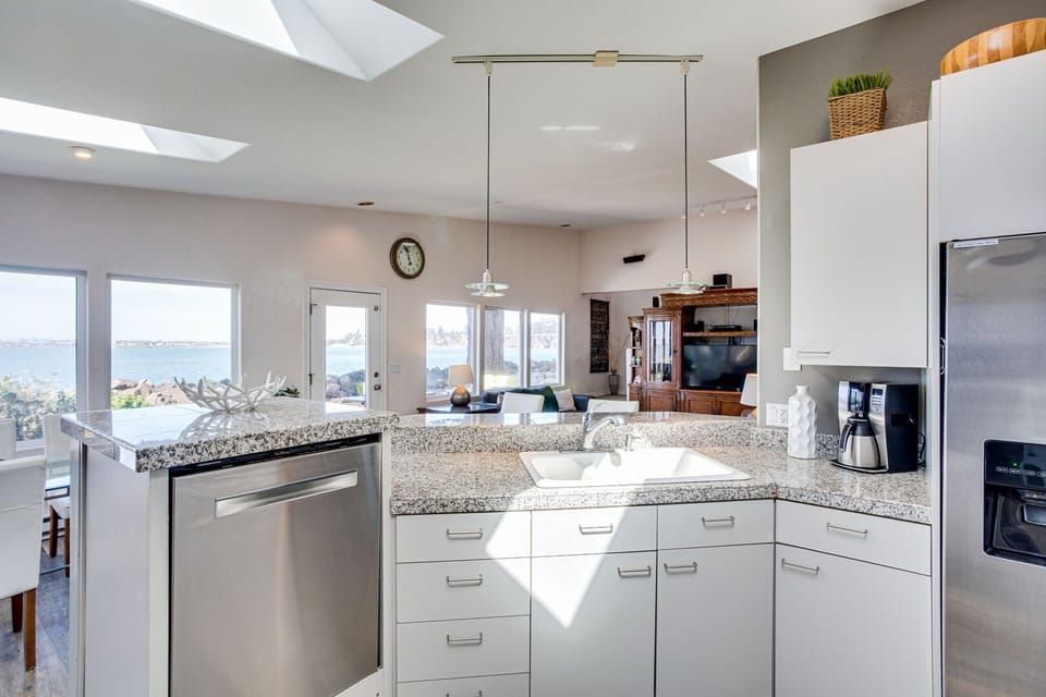 Kitchen space with all the amenities.