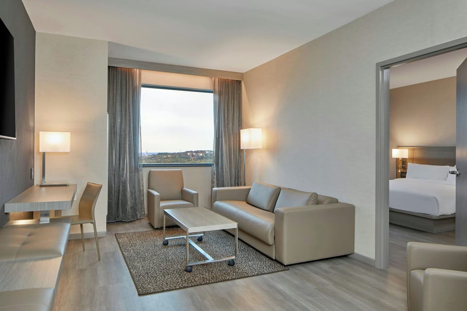 Suite, 1 King Bed with Sofa bed, Valley View | Premium bedding, down comforters, in-room safe, desk