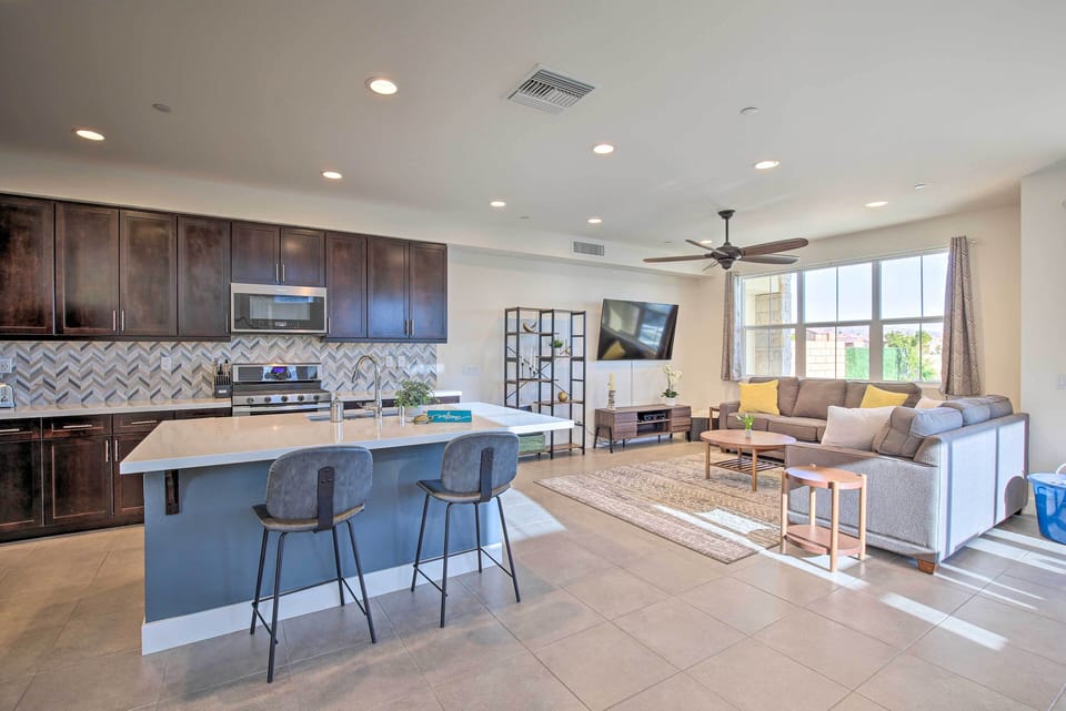 Fully Equipped Kitchen | Flatware Provided