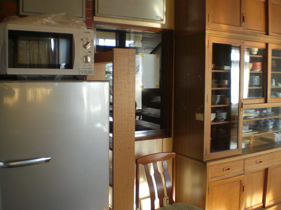 Premium Studio Suite, Non Smoking | Mini-refrigerator