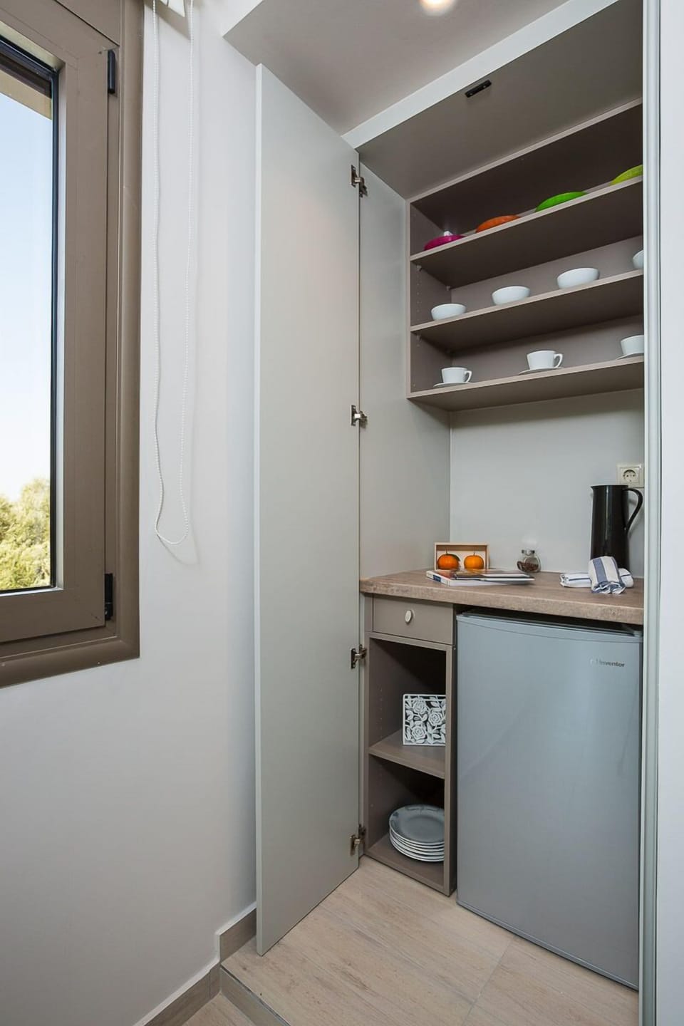 A mini bar and a fridge are available on the first floor.