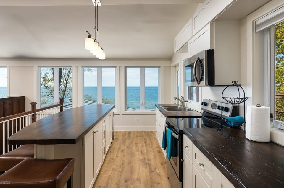 Upper kitchen