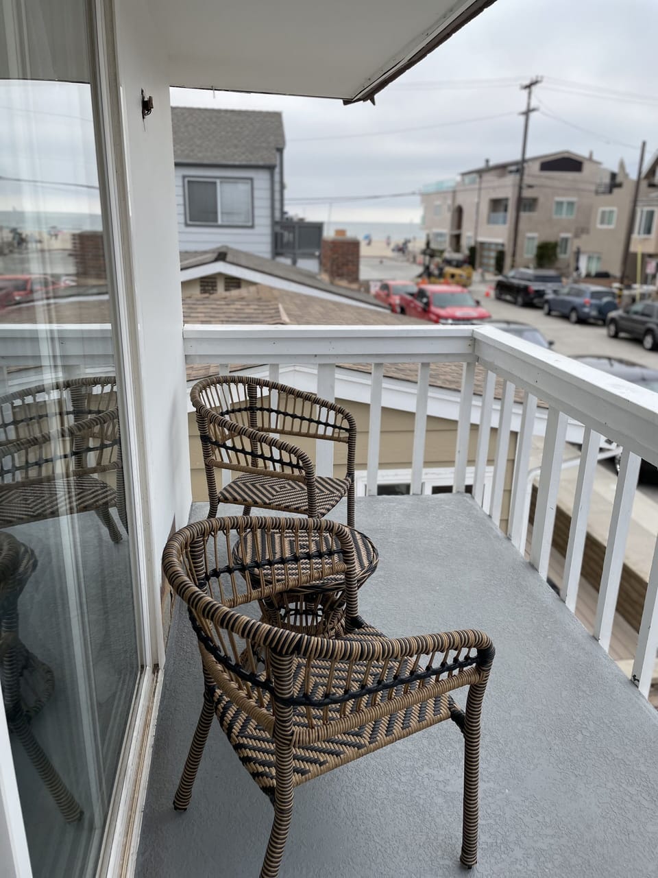 This is the left side of balcony.  Ocean view, bbq, great breeze!