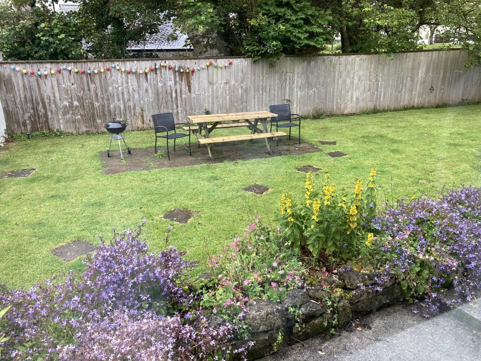 Rear fully enclosed garden