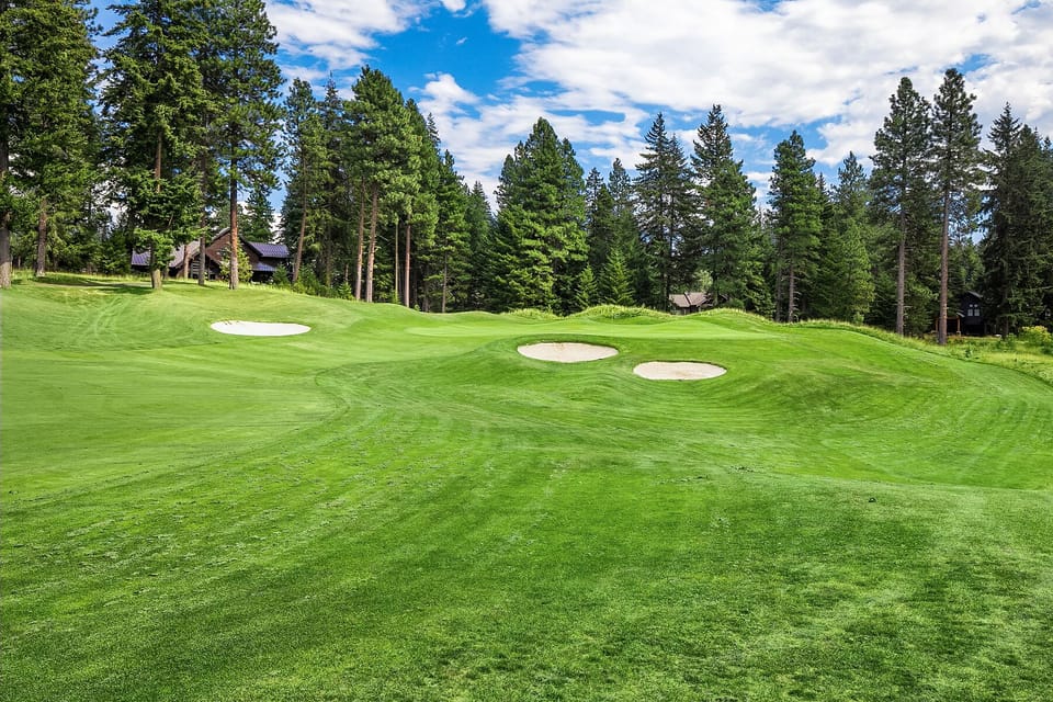 Dreamers Lodge: - Enjoy views of Suncadia's Prospector Golf Course.