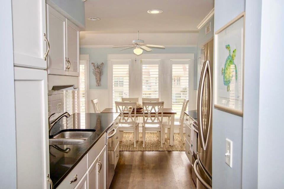 Full kitchen with ocean view