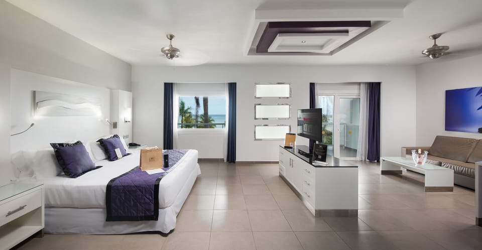 1 bedroom, minibar (free items), in-room safe, blackout drapes