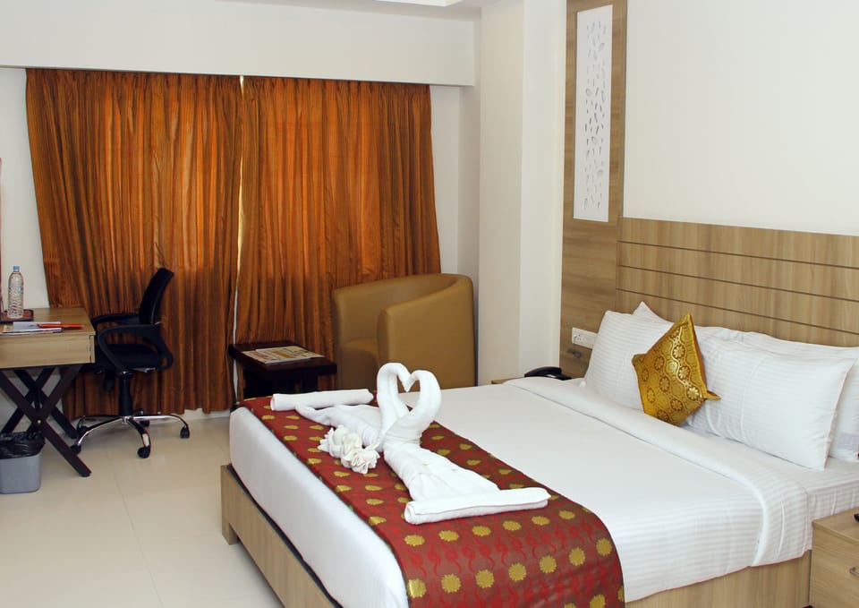 In-room safe, desk, soundproofing, bed sheets