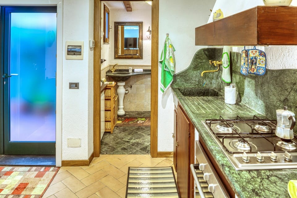 Dining Room, Kitchen
