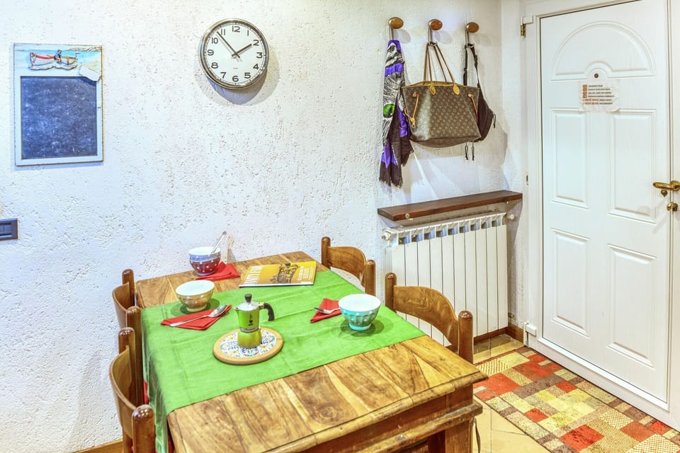 Dining Room, Kitchen